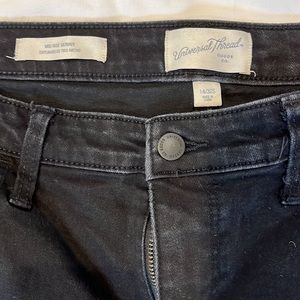 EUC Universal Thread Mid Rise Skinny Jeans